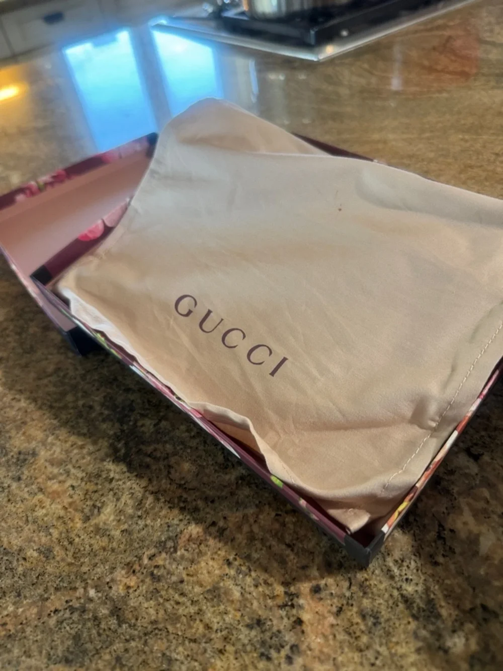 AUTHENTIC Gucci Supreme monogram floral pink flat zip pouch - Picture 3 of 14